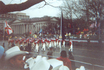 parade.jpg (882727 bytes)